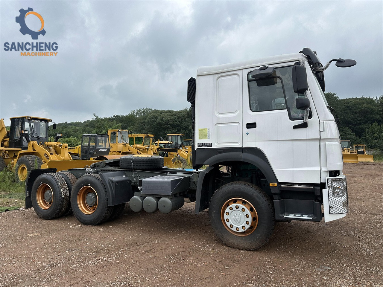 SINOTRUK Howo tractor unit 420hp - Tahač: obrázek 2 SINOTRUK Howo tractor unit 420hp - Tahač: obrázek 2