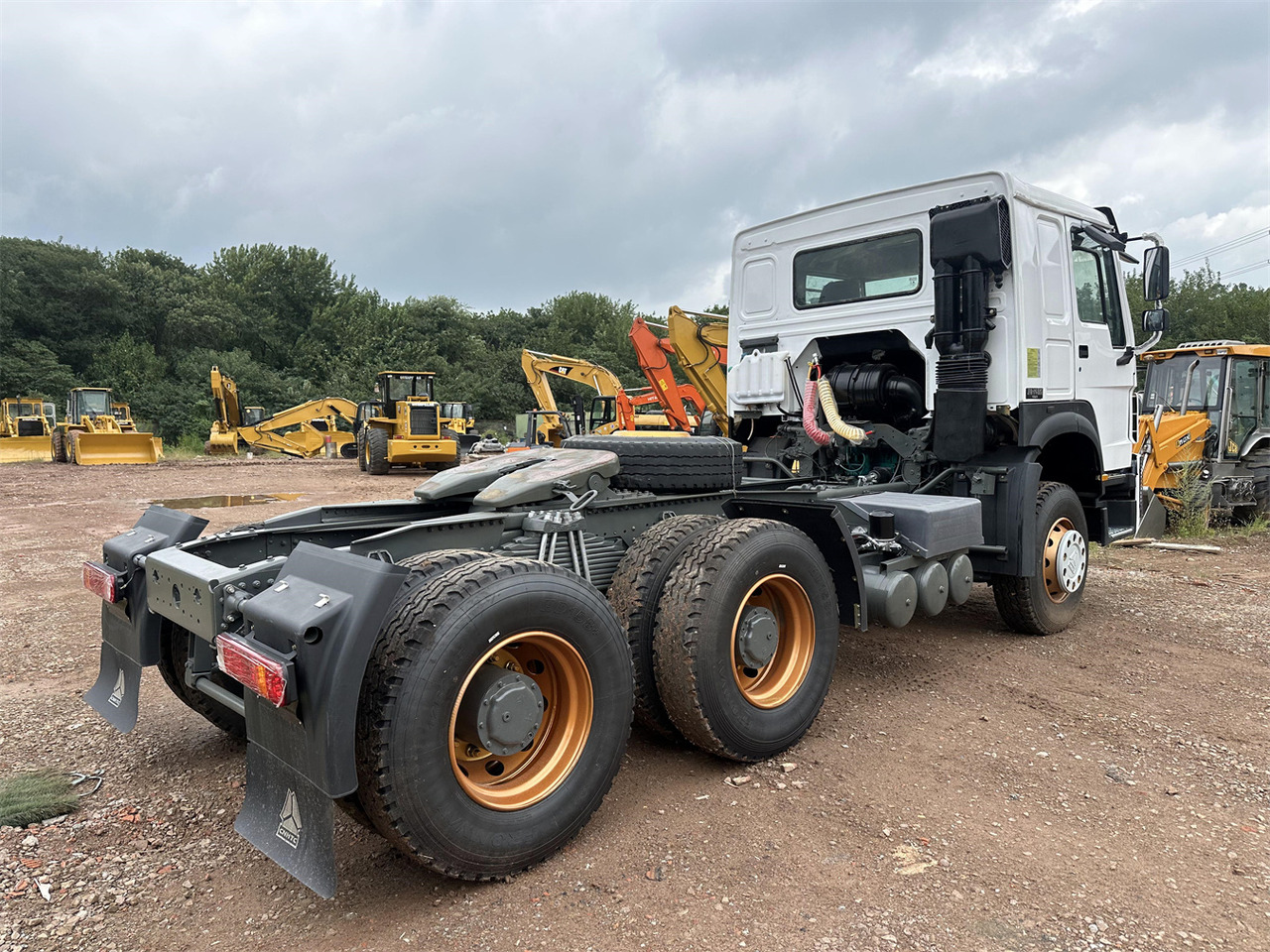 SINOTRUK Howo tractor unit 420hp - Tahač: obrázek 4 SINOTRUK Howo tractor unit 420hp - Tahač: obrázek 4
