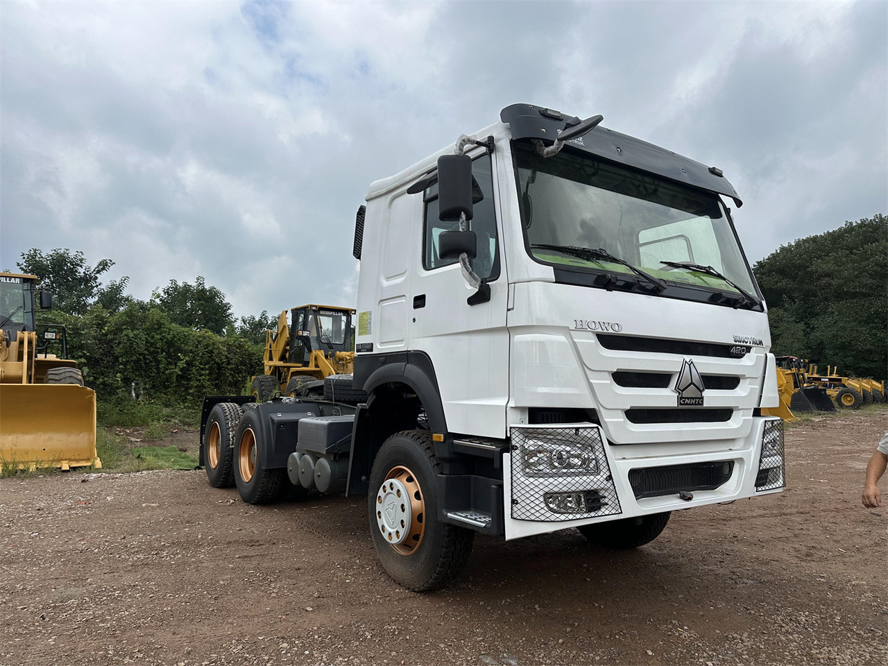 SINOTRUK Howo tractor unit 420hp - Tahač: obrázek 1 SINOTRUK Howo tractor unit 420hp - Tahač: obrázek 1