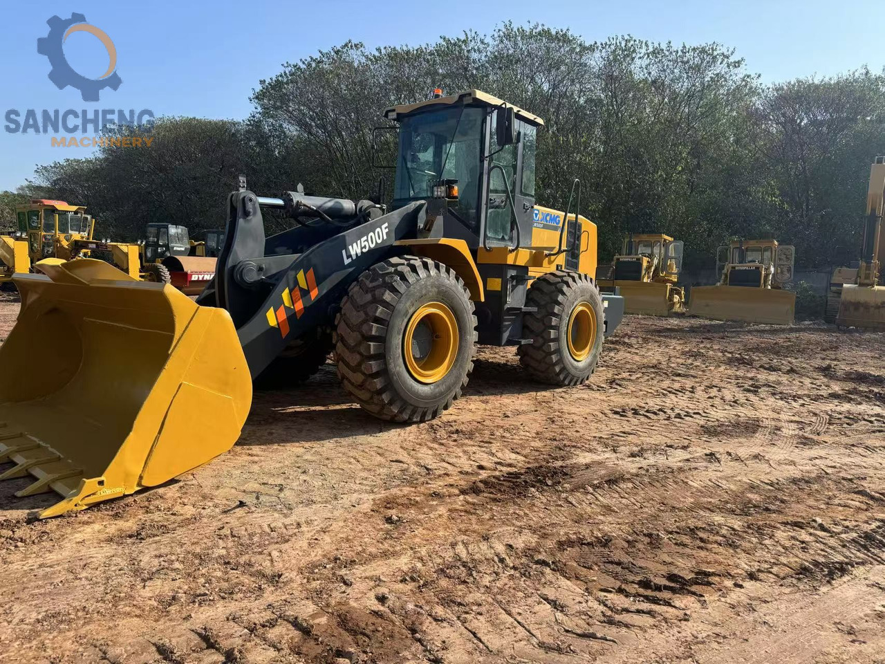 Kolový nakladač XCMG LW500F: obrázek 8