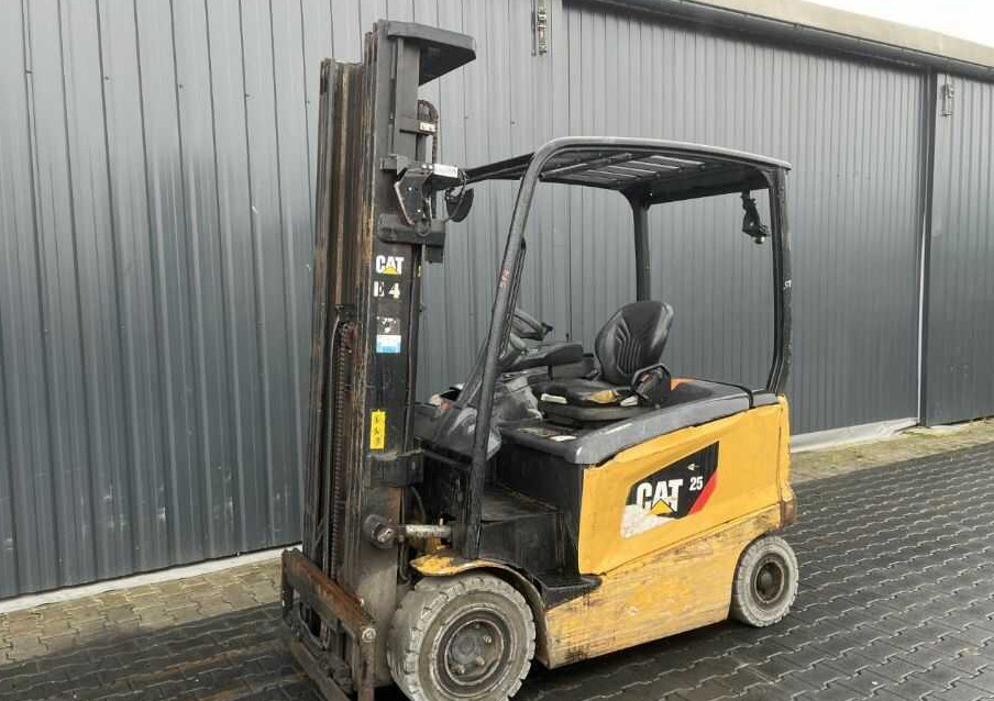 CAT Lift Trucks EP25CN - Elektrický vysokozdvižný vozík: obrázek 1 CAT Lift Trucks EP25CN - Elektrický vysokozdvižný vozík: obrázek 1