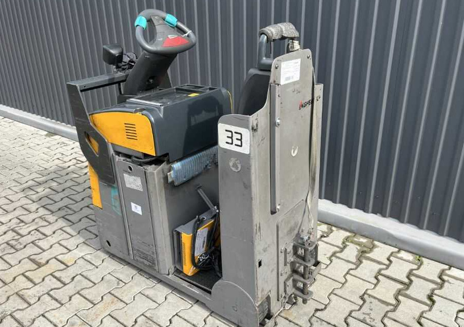 Jungheinrich EZS130 - Elektrický tahač: obrázek 3 Jungheinrich EZS130 - Elektrický tahač: obrázek 3
