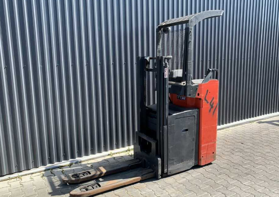 Linde D12S - Stohovací vozík: obrázek 1 Linde D12S - Stohovací vozík: obrázek 1