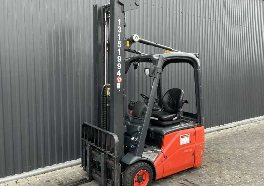 Linde E15-01 - Elektrický vysokozdvižný vozík: obrázek 1 Linde E15-01 - Elektrický vysokozdvižný vozík: obrázek 1