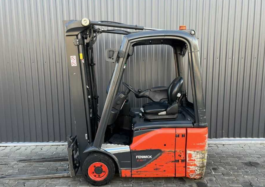 Linde E15-02 - Elektrický vysokozdvižný vozík: obrázek 2 Linde E15-02 - Elektrický vysokozdvižný vozík: obrázek 2