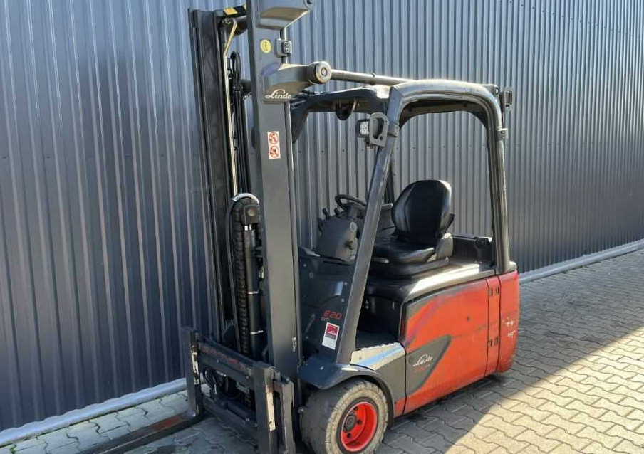 Linde E20L-02 - Elektrický vysokozdvižný vozík: obrázek 1 Linde E20L-02 - Elektrický vysokozdvižný vozík: obrázek 1