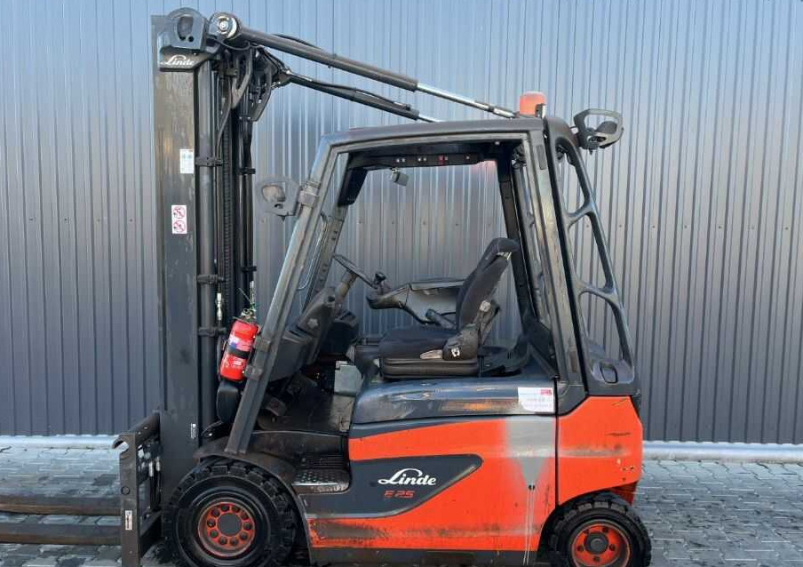 Linde E25-01 - Elektrický vysokozdvižný vozík: obrázek 2 Linde E25-01 - Elektrický vysokozdvižný vozík: obrázek 2