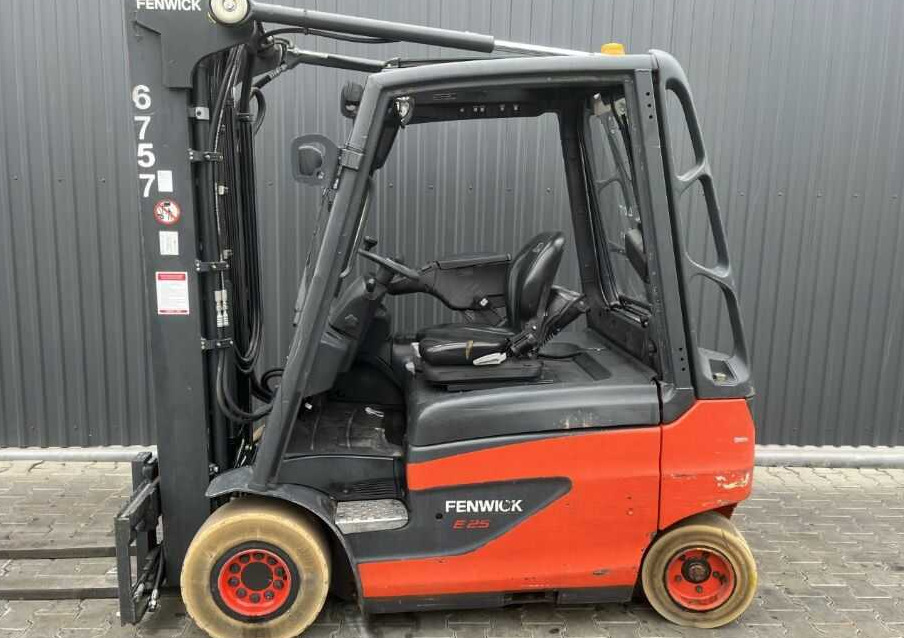 Linde E25-01 - Elektrický vysokozdvižný vozík: obrázek 2 Linde E25-01 - Elektrický vysokozdvižný vozík: obrázek 2