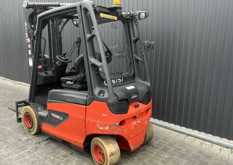 Linde E25-01 - Elektrický vysokozdvižný vozík: obrázek 3 Linde E25-01 - Elektrický vysokozdvižný vozík: obrázek 3