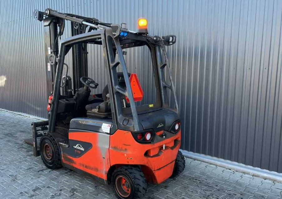 Linde E25-01 - Elektrický vysokozdvižný vozík: obrázek 3 Linde E25-01 - Elektrický vysokozdvižný vozík: obrázek 3