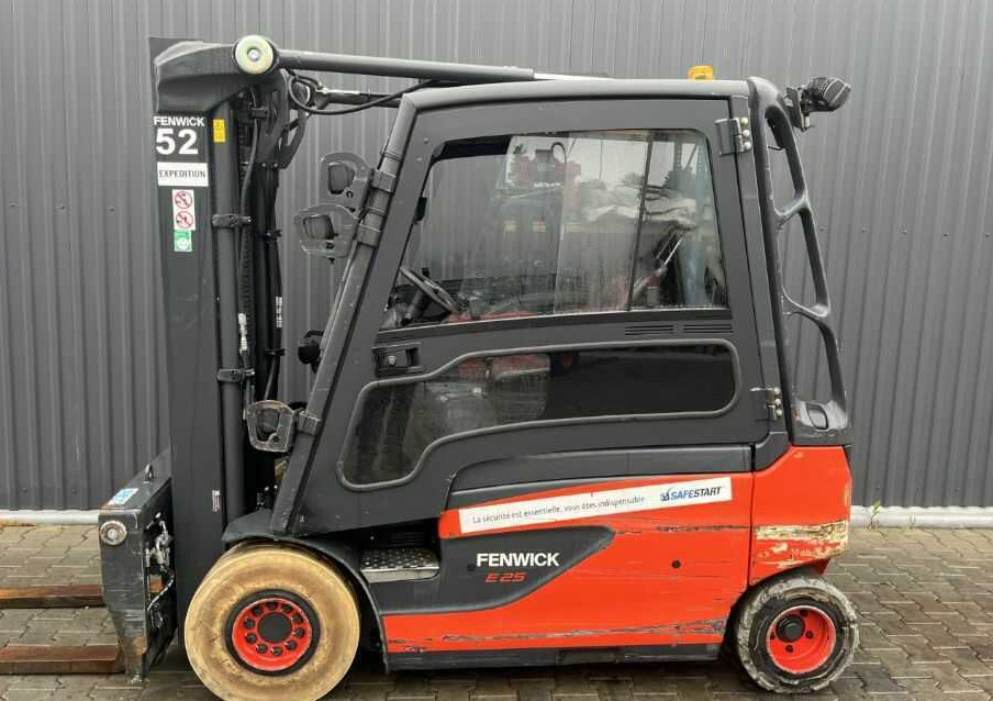 Linde E25L-01 - Elektrický vysokozdvižný vozík: obrázek 2 Linde E25L-01 - Elektrický vysokozdvižný vozík: obrázek 2