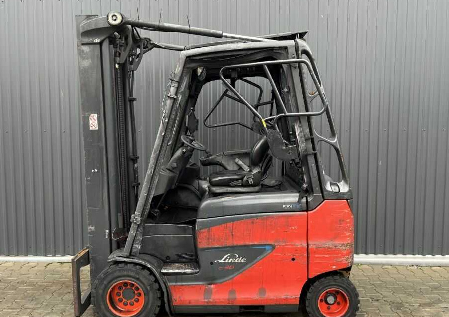 Linde E30H-01/600 - Elektrický vysokozdvižný vozík: obrázek 4 Linde E30H-01/600 - Elektrický vysokozdvižný vozík: obrázek 4