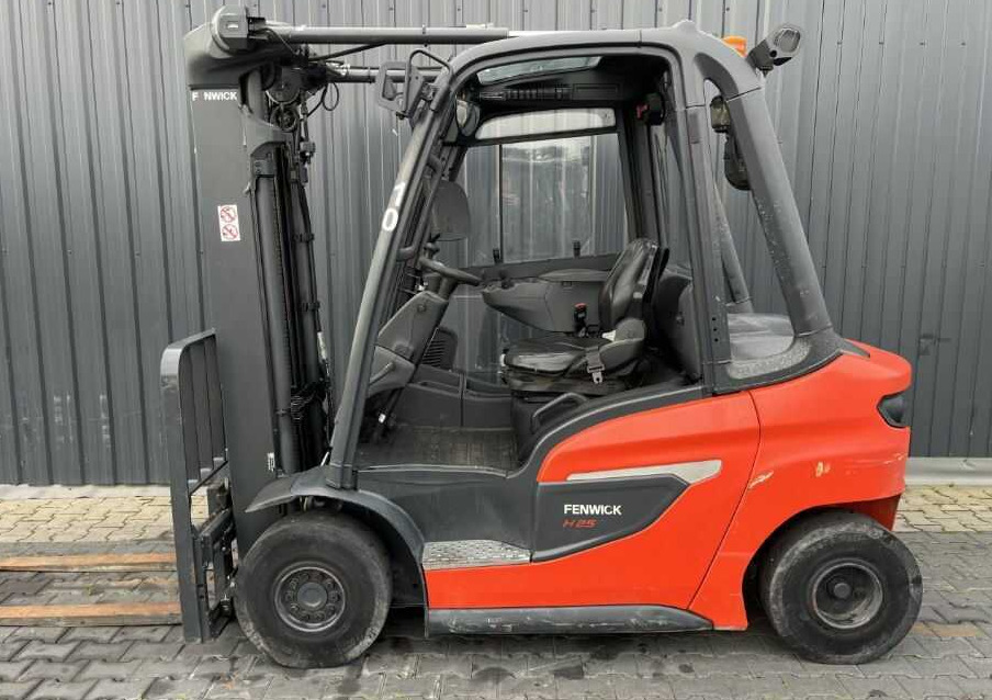 Linde H25D-01 - Dieselový vysokozdvižný vozík: obrázek 2 Linde H25D-01 - Dieselový vysokozdvižný vozík: obrázek 2