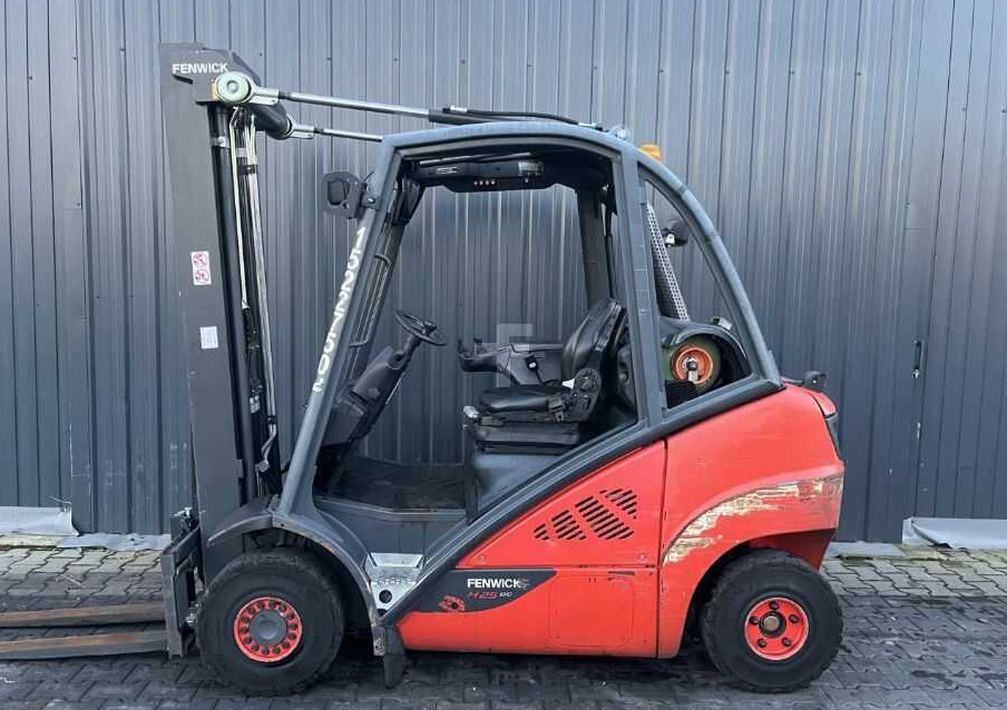 Linde H25T-01 - Plynový vysokozdvižný vozík: obrázek 2 Linde H25T-01 - Plynový vysokozdvižný vozík: obrázek 2