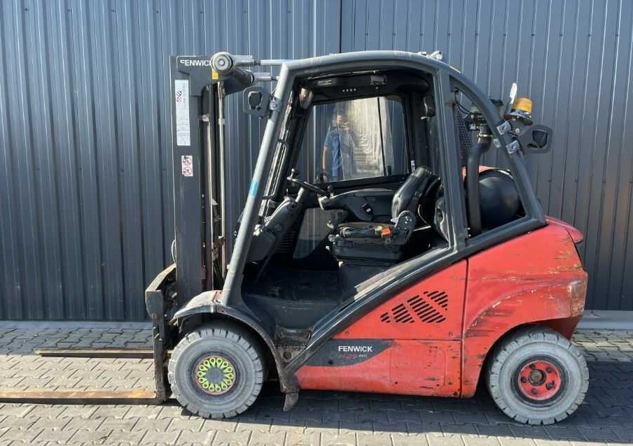 Linde H25T-02 - Plynový vysokozdvižný vozík: obrázek 2 Linde H25T-02 - Plynový vysokozdvižný vozík: obrázek 2