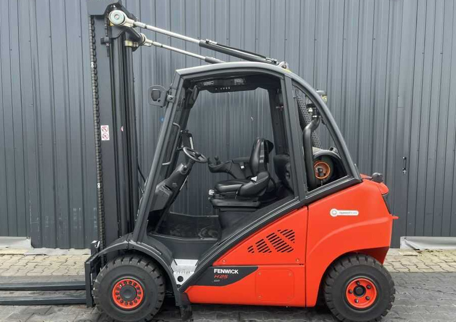 Linde H25T-02 - Plynový vysokozdvižný vozík: obrázek 2 Linde H25T-02 - Plynový vysokozdvižný vozík: obrázek 2