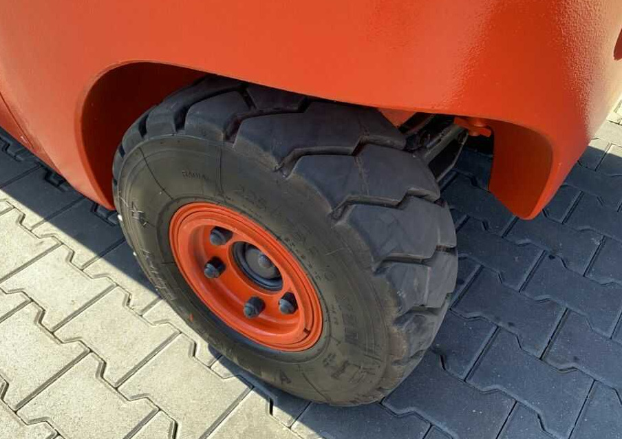 Linde H30T-02 - Plynový vysokozdvižný vozík: obrázek 4 Linde H30T-02 - Plynový vysokozdvižný vozík: obrázek 4