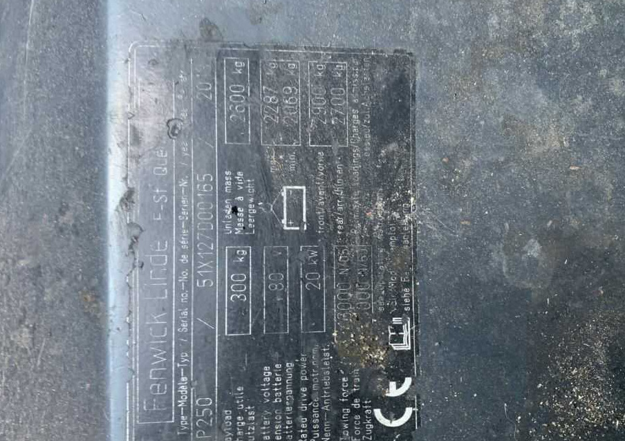 Linde P250 - Elektrický tahač: obrázek 4 Linde P250 - Elektrický tahač: obrázek 4