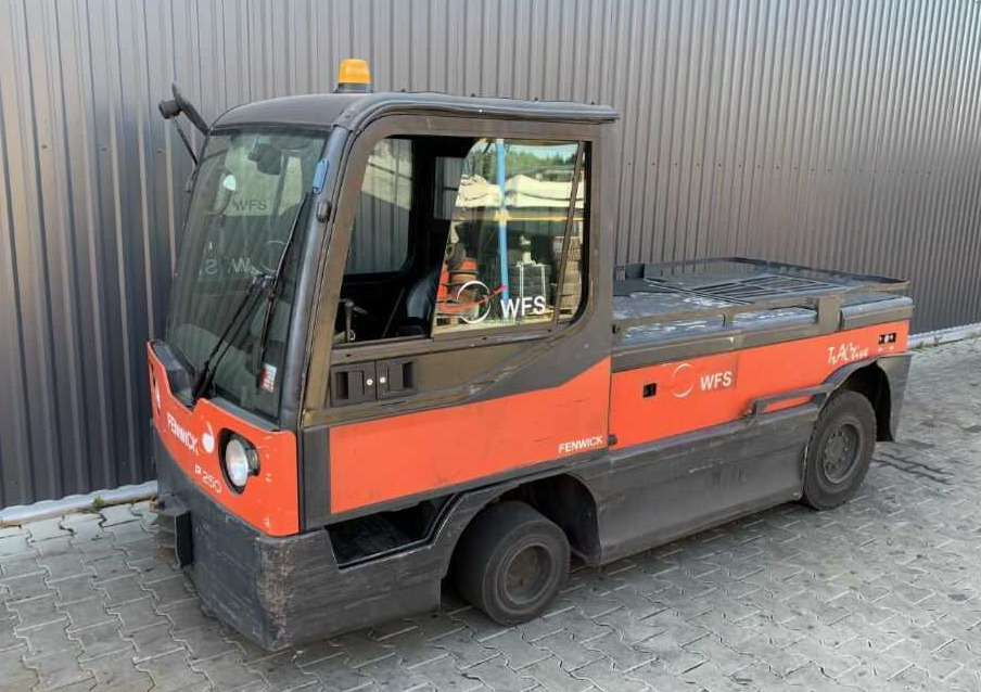 Linde P250 - Elektrický tahač: obrázek 1 Linde P250 - Elektrický tahač: obrázek 1