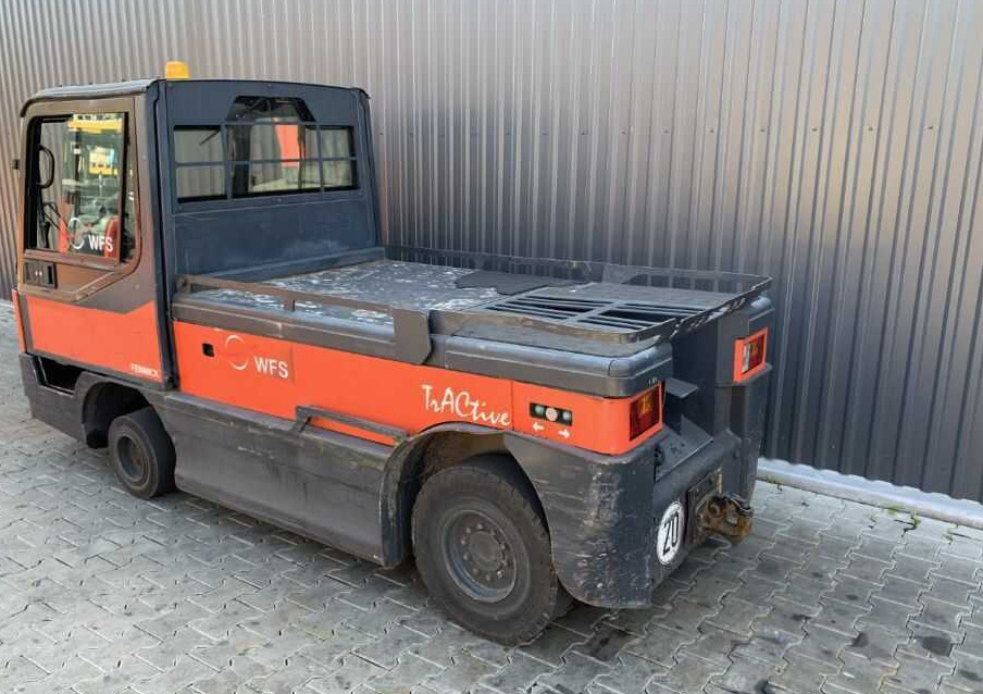 Linde P250 - Elektrický tahač: obrázek 3 Linde P250 - Elektrický tahač: obrázek 3