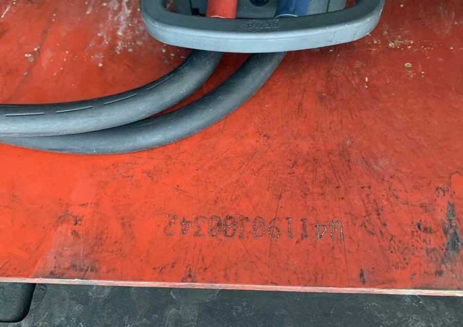 Linde P30C - Elektrický tahač: obrázek 4 Linde P30C - Elektrický tahač: obrázek 4