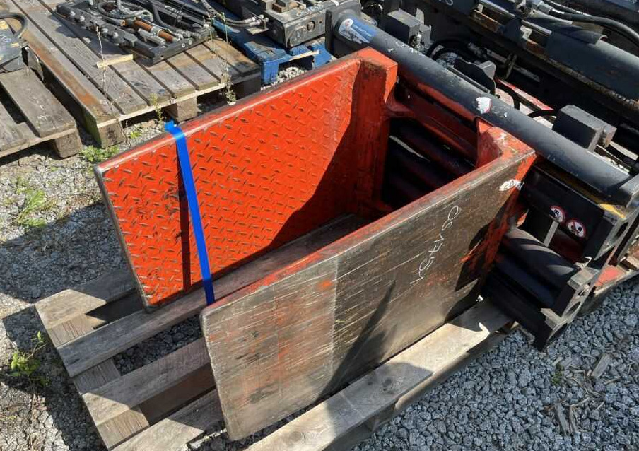 Little Giant BC20XS-EA SP - Čelisti na balíky pro Vysokozdvižný vozík: obrázek 1 Little Giant BC20XS-EA SP - Čelisti na balíky pro Vysokozdvižný vozík: obrázek 1