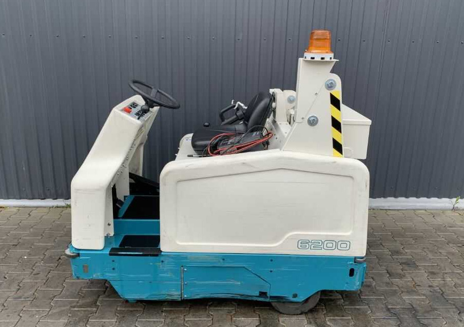 Tennant 6200 - Průmyslový zametací stroj: obrázek 2 Tennant 6200 - Průmyslový zametací stroj: obrázek 2
