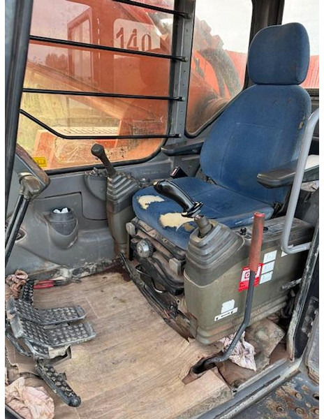 Hitachi ZX650LCH - Pásové rýpadlo: obrázek 5 Hitachi ZX650LCH - Pásové rýpadlo: obrázek 5