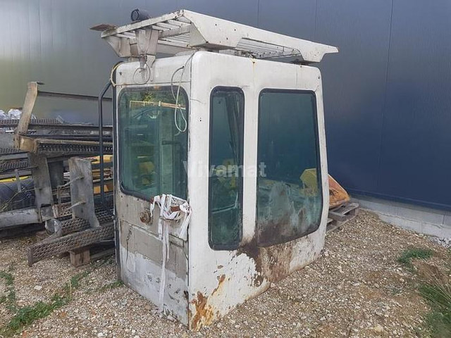 Liebherr A904 R904 A914 R914 A924 R924 A934 R934 A944 R944 A954 R954 - - Kabina a interiér: obrázek 1 Liebherr A904 R904 A914 R914 A924 R924 A934 R934 A944 R944 A954 R954 - - Kabina a interiér: obrázek 1