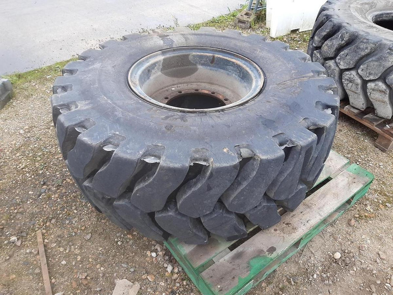 Michelin 20.5R25XLDD2A - Pneumatiky a ráfky: obrázek 1 Michelin 20.5R25XLDD2A - Pneumatiky a ráfky: obrázek 1