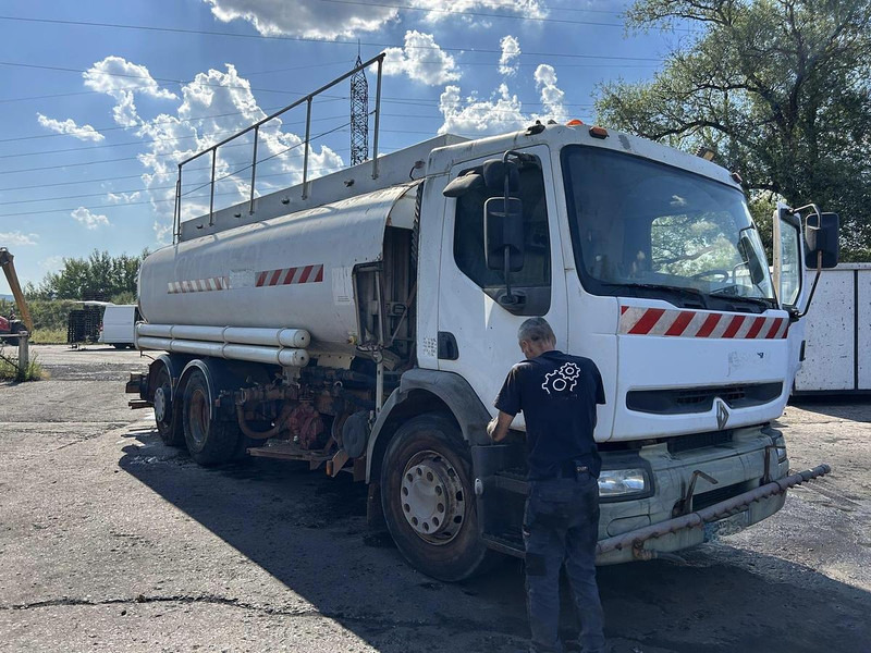 Renault 320 - Cisternové vozidlo: obrázek 3 Renault 320 - Cisternové vozidlo: obrázek 3