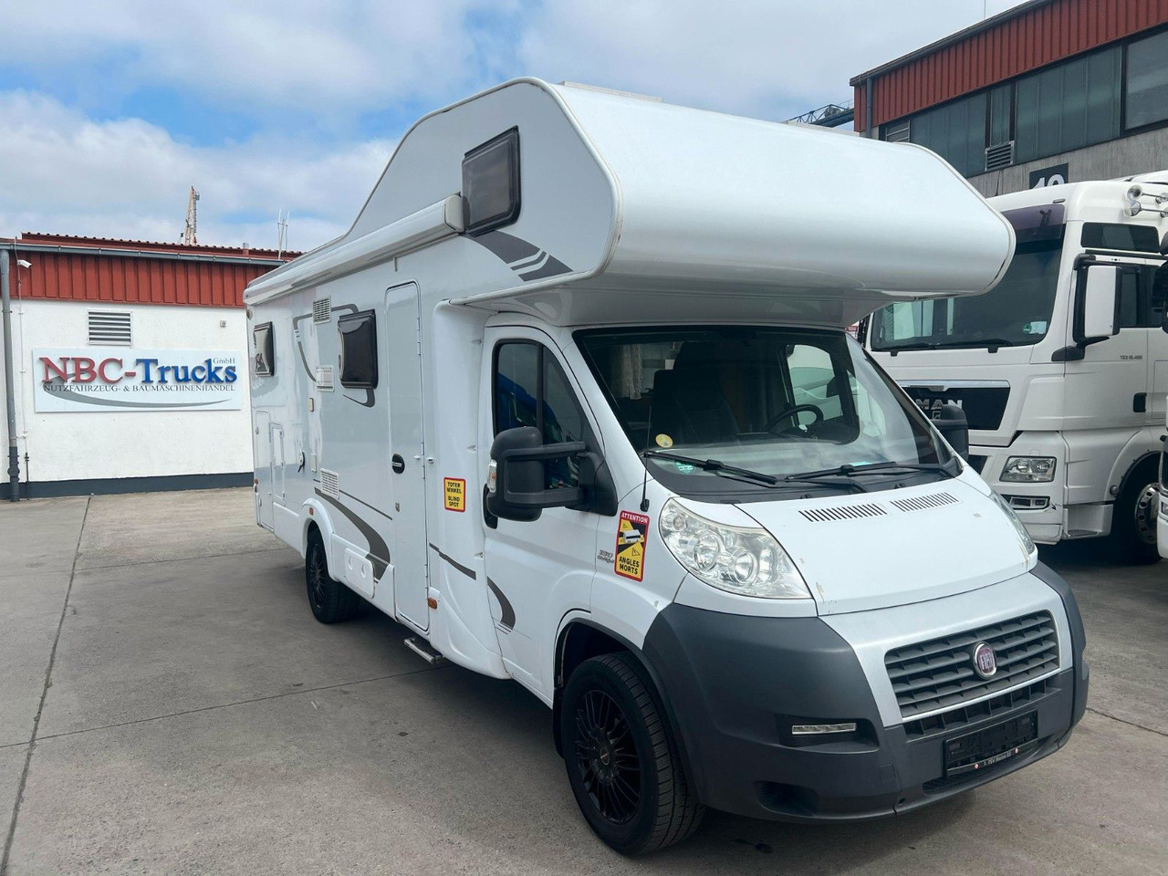 Fiat DUCATO 130 MULTIJET *KÜCHE*BAD*SCHLAFBEREICH* - Alkovna: obrázek 1 Fiat DUCATO 130 MULTIJET *KÜCHE*BAD*SCHLAFBEREICH* - Alkovna: obrázek 1