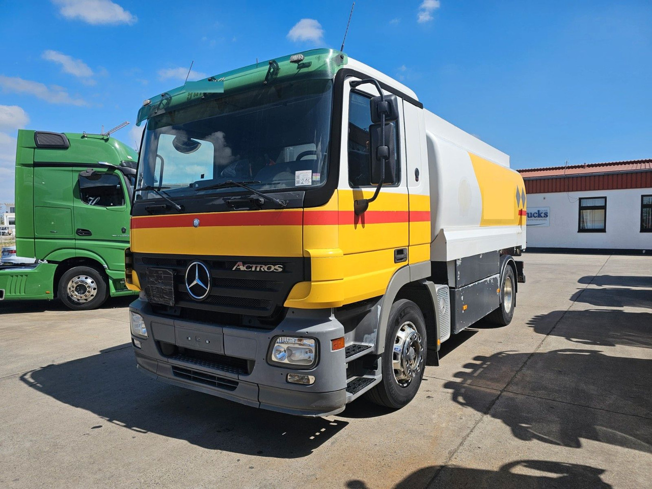 Mercedes-Benz ACTROS 1832 * OBER-& UNTER * 2 KAMMER * KLIMA * - Cisternové vozidlo: obrázek 1 Mercedes-Benz ACTROS 1832 * OBER-& UNTER * 2 KAMMER * KLIMA * - Cisternové vozidlo: obrázek 1