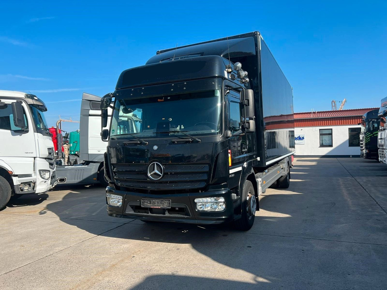 Mercedes-Benz ATEGO 1530 * SCHLAFKABINE * STANDKLIMA*LBW 2 TON - Skříňový nákladní auto: obrázek 5 Mercedes-Benz ATEGO 1530 * SCHLAFKABINE * STANDKLIMA*LBW 2 TON - Skříňový nákladní auto: obrázek 5