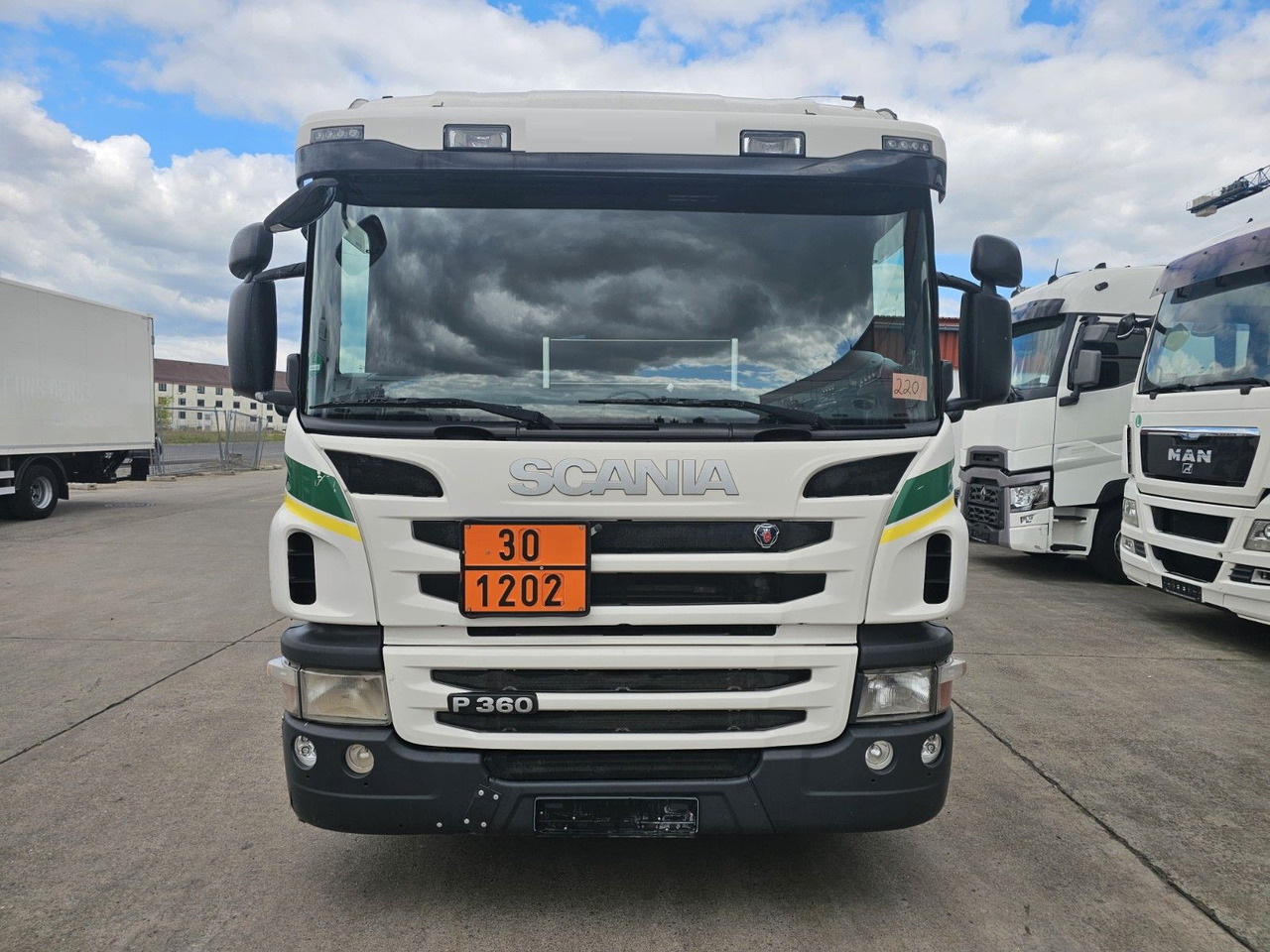 Scania P 360 * OBER/-UNTER * 3 KAMMER * BENZIN * - Cisternové vozidlo: obrázek 2 Scania P 360 * OBER/-UNTER * 3 KAMMER * BENZIN * - Cisternové vozidlo: obrázek 2