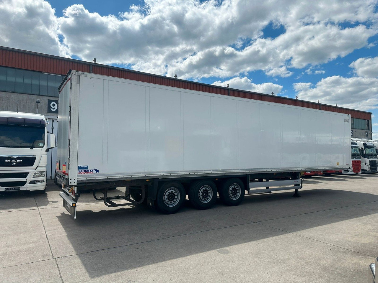Schmitz Cargobull SCB*S3B * LIFTACHSE * DOPPELSTOCK * KOFFER * - Skříňový návěs: obrázek 4 Schmitz Cargobull SCB*S3B * LIFTACHSE * DOPPELSTOCK * KOFFER * - Skříňový návěs: obrázek 4