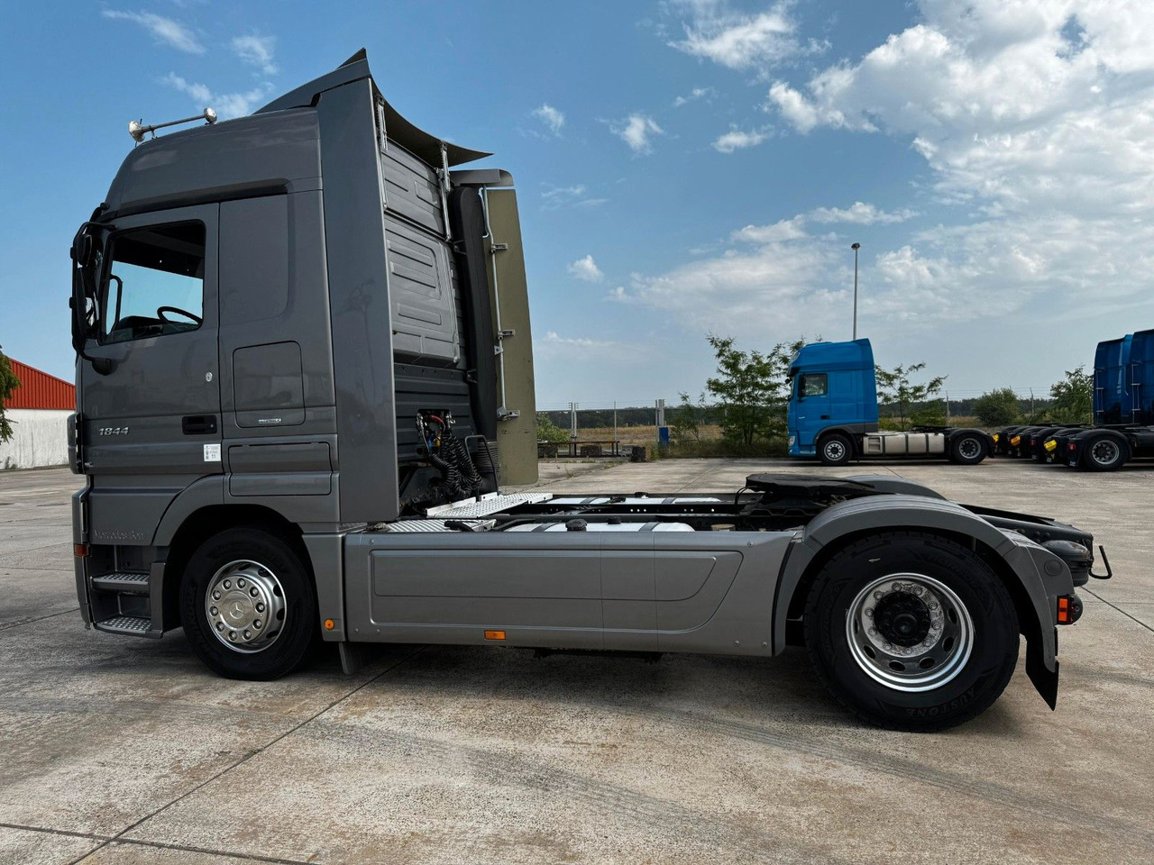 Mercedes-Benz ACTROS 1844 * AUTOMATIK * TOP * NEUE REIFEN - Tahač: obrázek 5 Mercedes-Benz ACTROS 1844 * AUTOMATIK * TOP * NEUE REIFEN - Tahač: obrázek 5