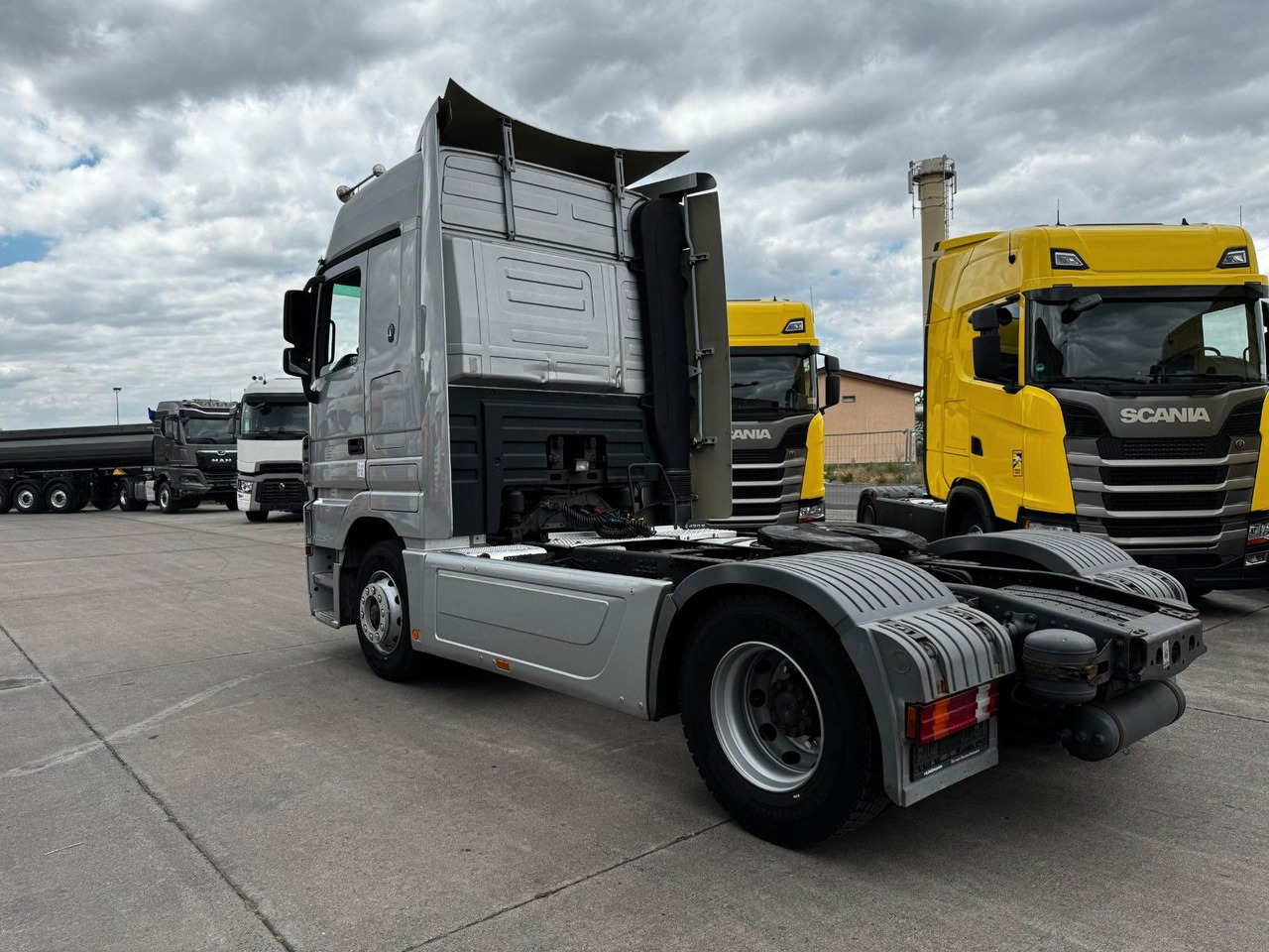 Mercedes-Benz ACTROS 1844 * AUTOMATIK * TOP * NEUE REIFEN - Tahač: obrázek 5 Mercedes-Benz ACTROS 1844 * AUTOMATIK * TOP * NEUE REIFEN - Tahač: obrázek 5