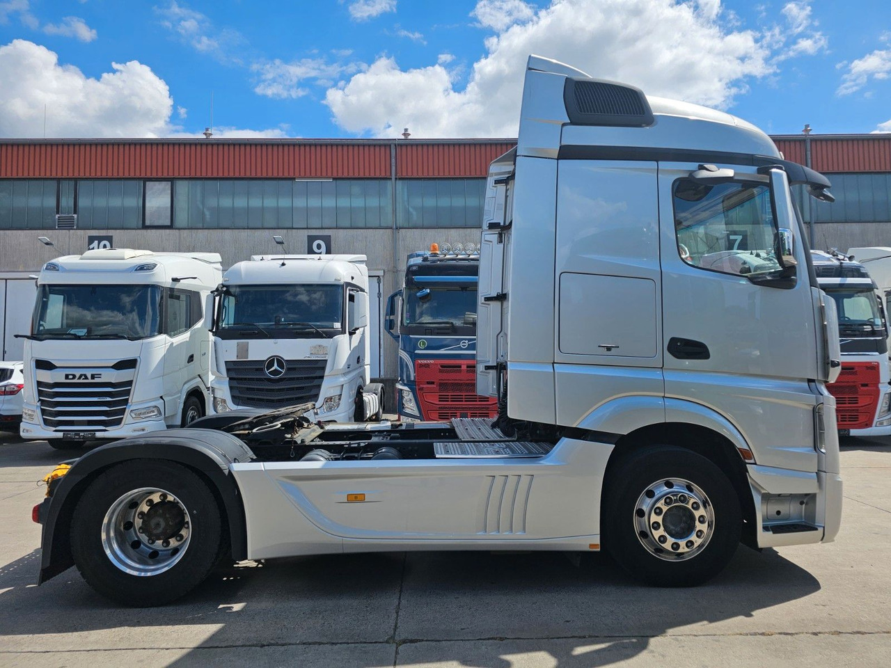 Mercedes-Benz ACTROS 1851 * 2X VORHANDEN * ACC * STANDH. *EUR5 - Tahač: obrázek 4 Mercedes-Benz ACTROS 1851 * 2X VORHANDEN * ACC * STANDH. *EUR5 - Tahač: obrázek 4