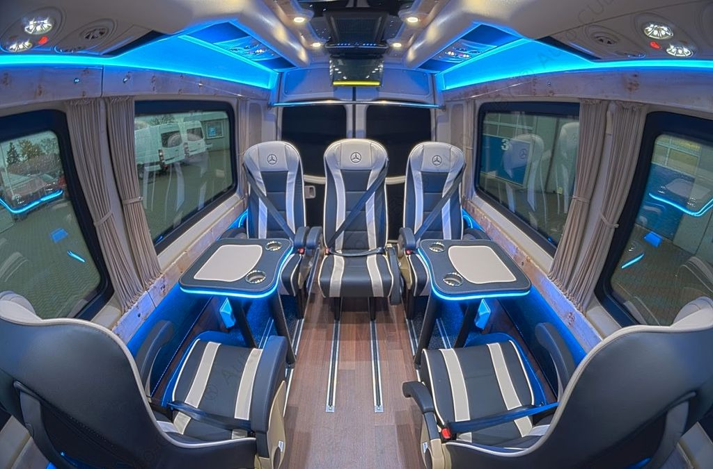 Mercedes-Benz Sprinter 319 VIP 8+1 Mercedes-Benz Sprinter 319 VIP 8+1 - Minibus, Mikrobus: obrázek 3 Mercedes-Benz Sprinter 319 VIP 8+1 Mercedes-Benz Sprinter 319 VIP 8+1 - Minibus, Mikrobus: obrázek 3