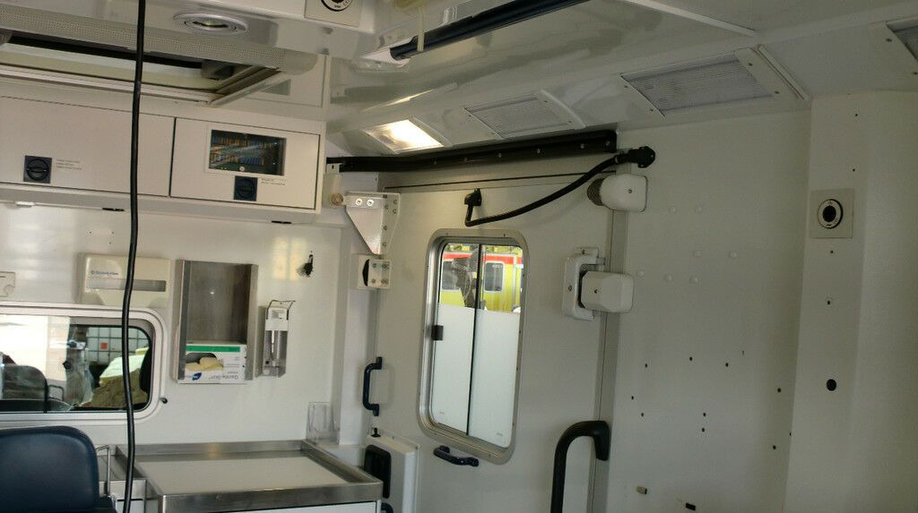 Mercedes-Benz Sprinter 516 CDI 4x4 WAS Koffer // Garantie // Mercedes-Benz Sprinter 516 CDI 4x4 WAS Koffer // Garantie // - Pohotovostní vůz: obrázek 4 Mercedes-Benz Sprinter 516 CDI 4x4 WAS Koffer // Garantie // Mercedes-Benz Sprinter 516 CDI 4x4 WAS Koffer // Garantie // - Pohotovostní vůz: obrázek 4