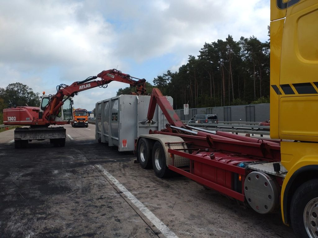 Scania R 730 Abroller voll Luft Scania R 730 Abroller voll Luft - Hákový nosič kontejnerů: obrázek 2 Scania R 730 Abroller voll Luft Scania R 730 Abroller voll Luft - Hákový nosič kontejnerů: obrázek 2