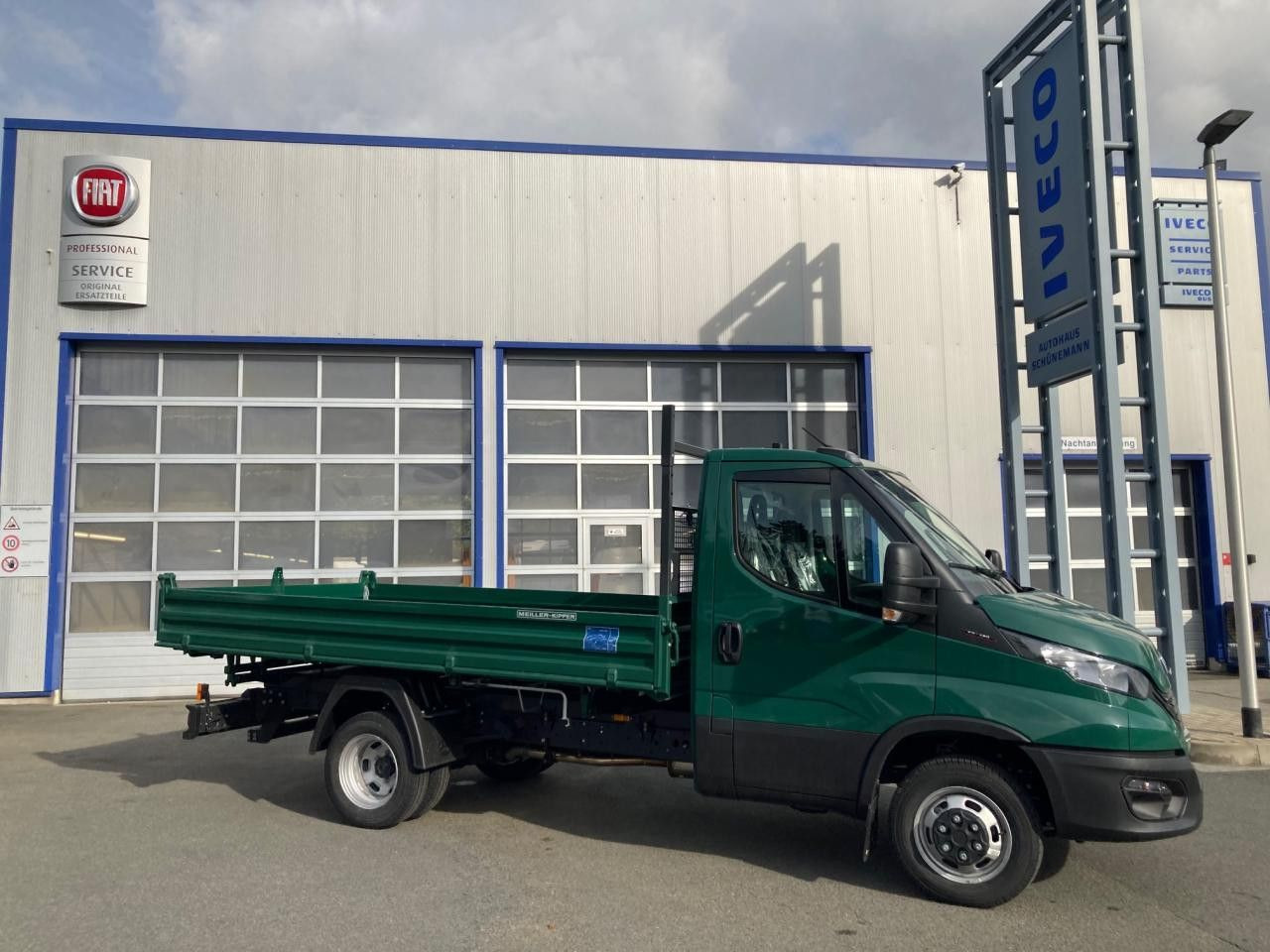 Iveco Daily 50C18H Iveco Daily 50C18H Euro6 Klima AHK ZV - Dodávka sklápěč: obrázek 4 Iveco Daily 50C18H Iveco Daily 50C18H Euro6 Klima AHK ZV - Dodávka sklápěč: obrázek 4