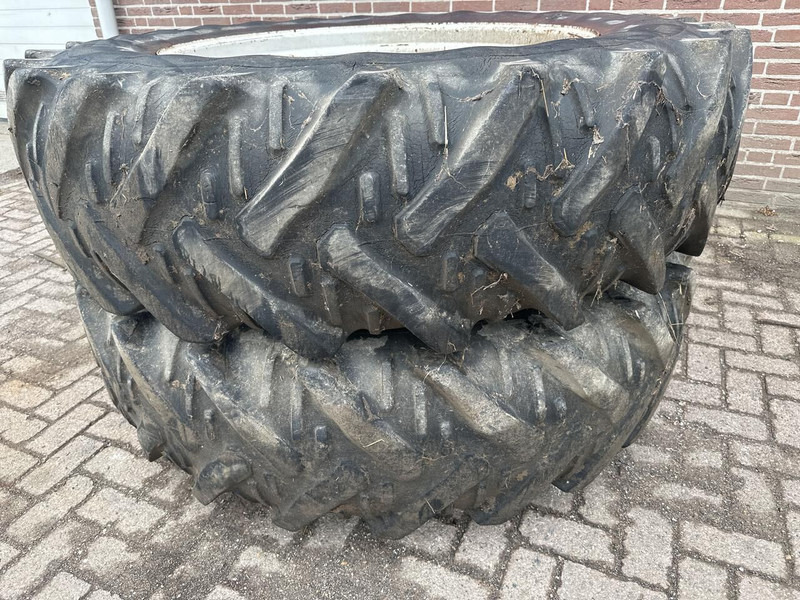 SET dubbelluchtbanden 16.9x38 - Gebruikt - Pneumatiky a ráfky: obrázek 5 SET dubbelluchtbanden 16.9x38 - Gebruikt - Pneumatiky a ráfky: obrázek 5