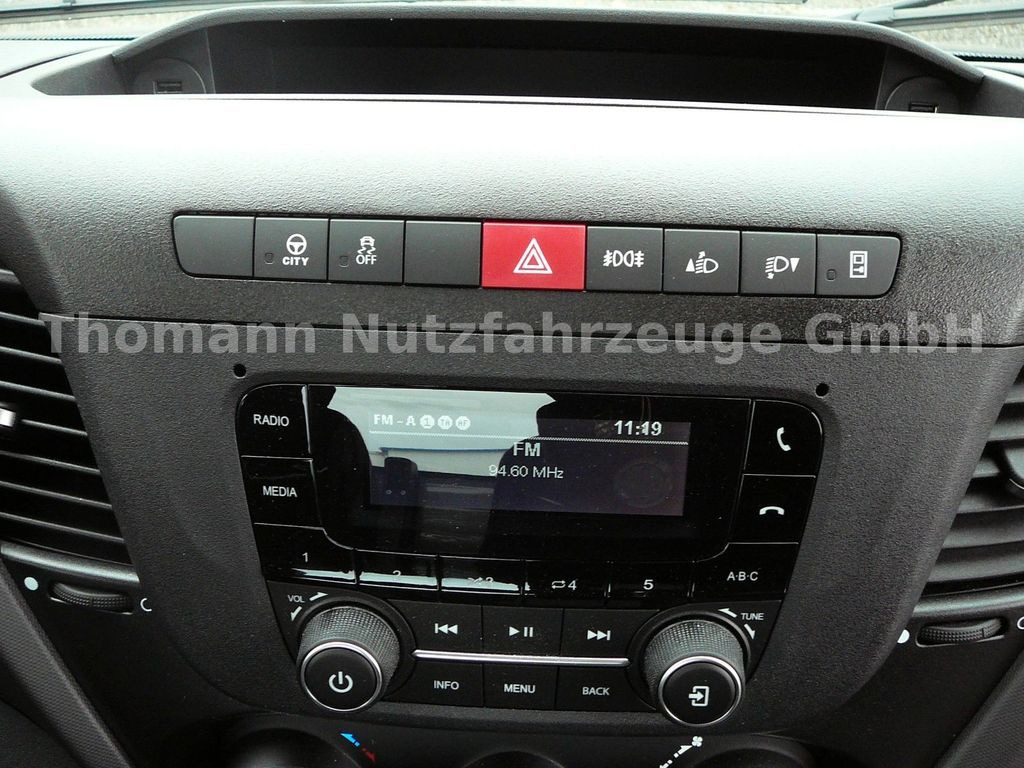 Nový Odtahovka, Dodávka Iveco DAILY 70C18 Schiebeplateau Luftfederung: obrázek 27