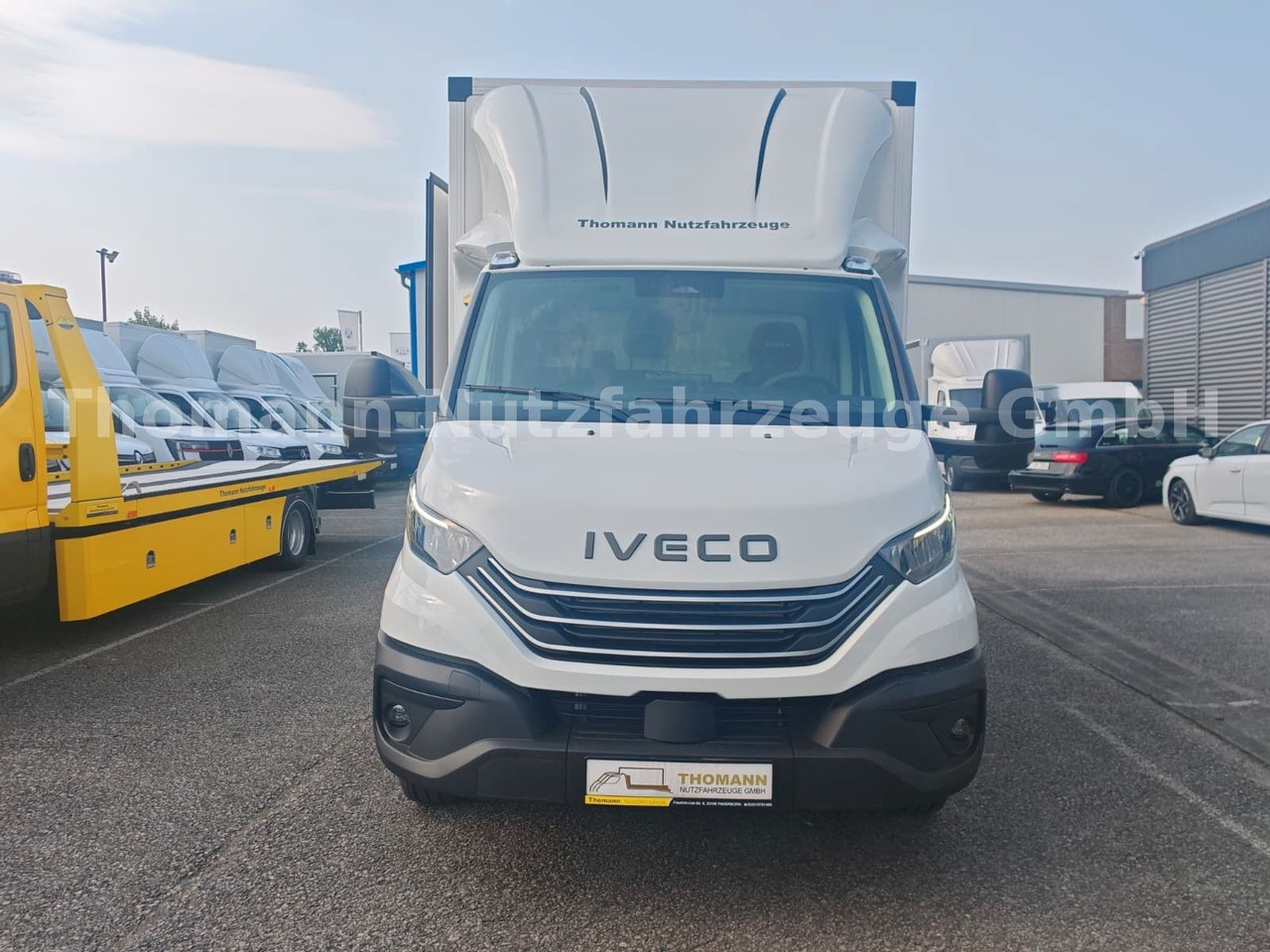 Iveco Daily 35S18 Koffer + LBW Navi/ACC Tempomat - Dodávka skřín: obrázek 2 Iveco Daily 35S18 Koffer + LBW Navi/ACC Tempomat - Dodávka skřín: obrázek 2
