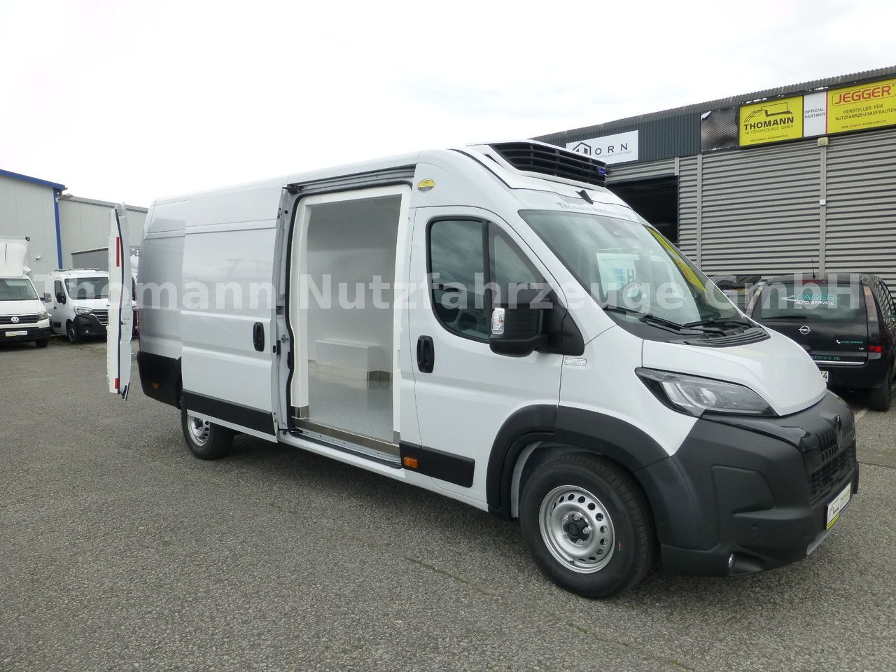 Peugeot Boxer Kühlkastenwagen Carrier Xarios 300 GH Navi - Chladící dodávka: obrázek 1 Peugeot Boxer Kühlkastenwagen Carrier Xarios 300 GH Navi - Chladící dodávka: obrázek 1