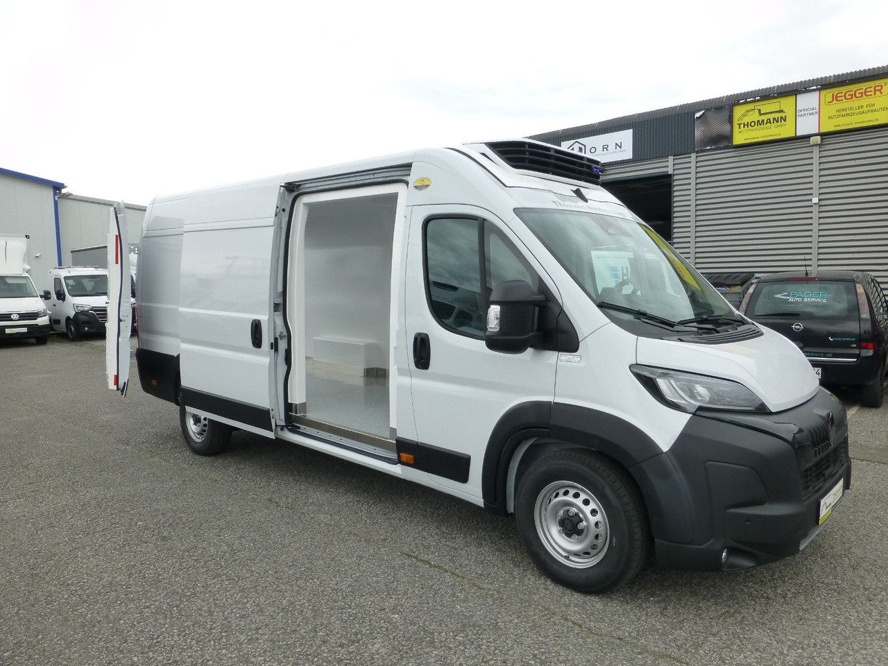 Peugeot Boxer Kühlkastenwagen Carrier Xarios 300 GH Navi - Chladící dodávka: obrázek 1 Peugeot Boxer Kühlkastenwagen Carrier Xarios 300 GH Navi - Chladící dodávka: obrázek 1