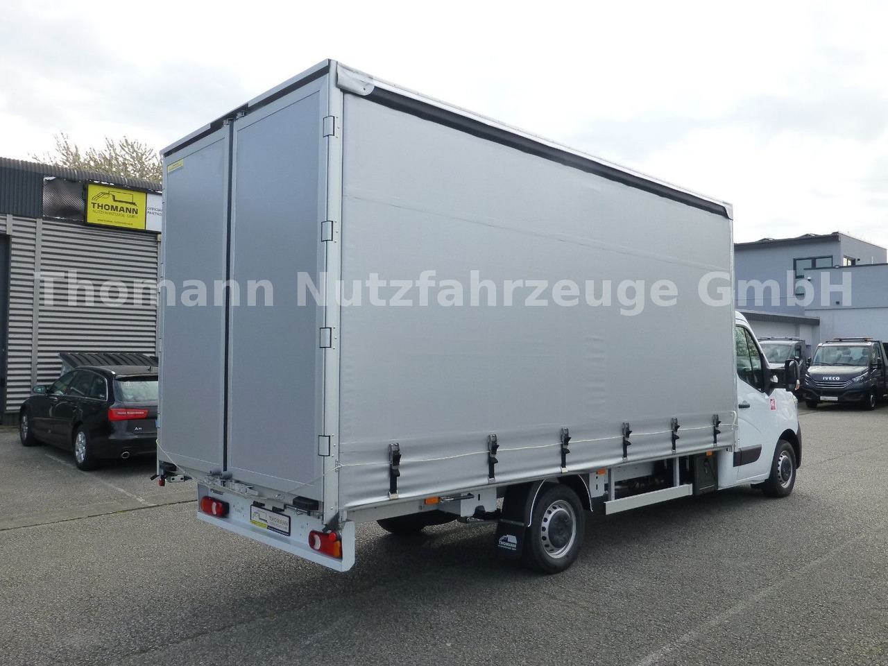 Renault Master by Trucks Pritsche Plane / Türen Vollalu - Plachtová dodávka: obrázek 4 Renault Master by Trucks Pritsche Plane / Türen Vollalu - Plachtová dodávka: obrázek 4