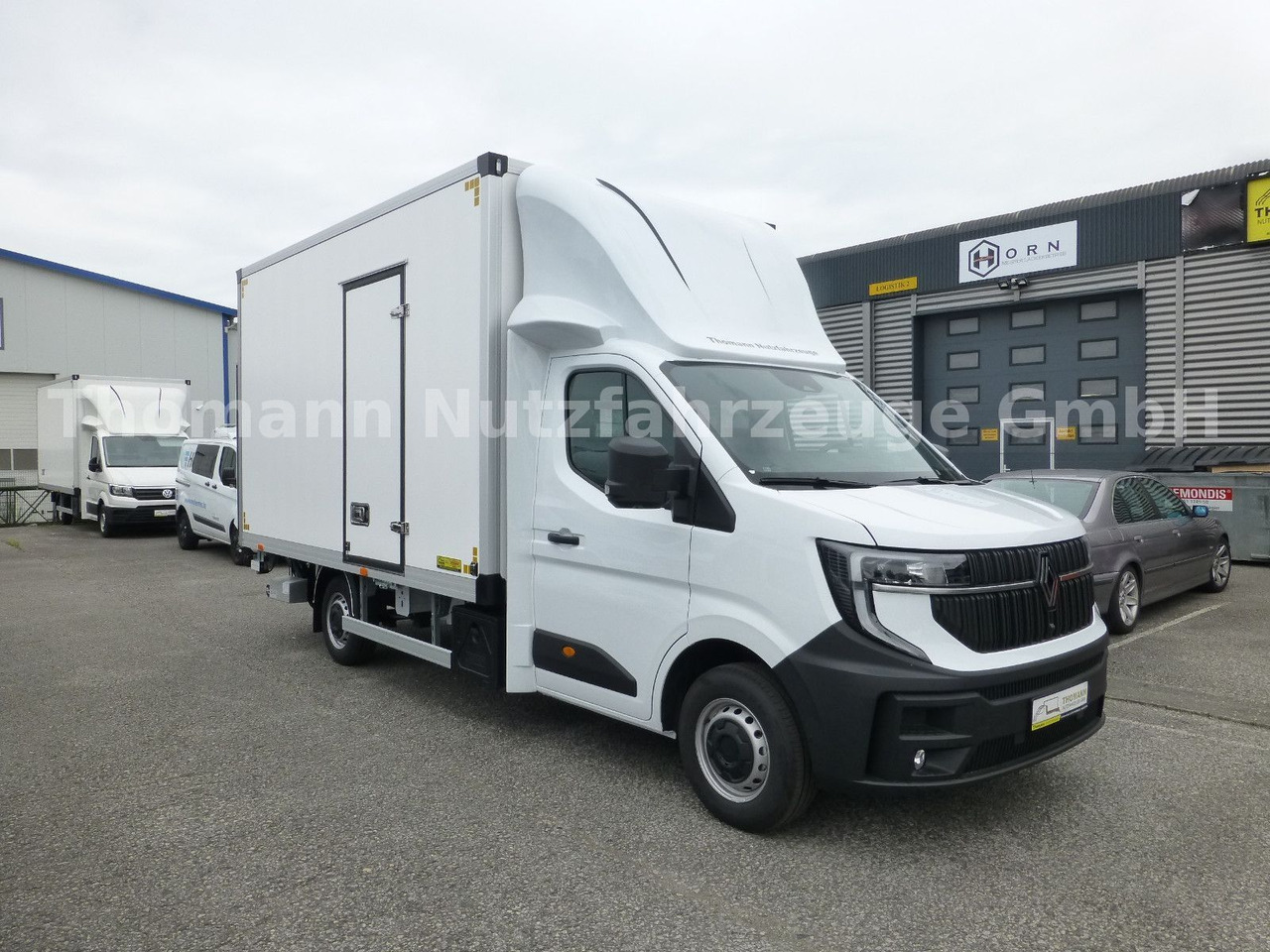 Renault NEW Master 2025 Koffer mit BÄR Ladebordwand - Dodávka skřín: obrázek 1 Renault NEW Master 2025 Koffer mit BÄR Ladebordwand - Dodávka skřín: obrázek 1